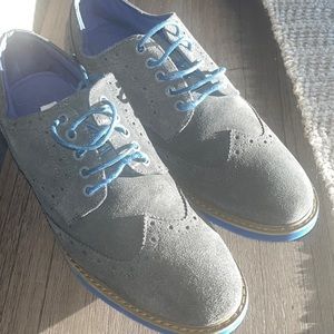 Men’s wing tip dress shoe